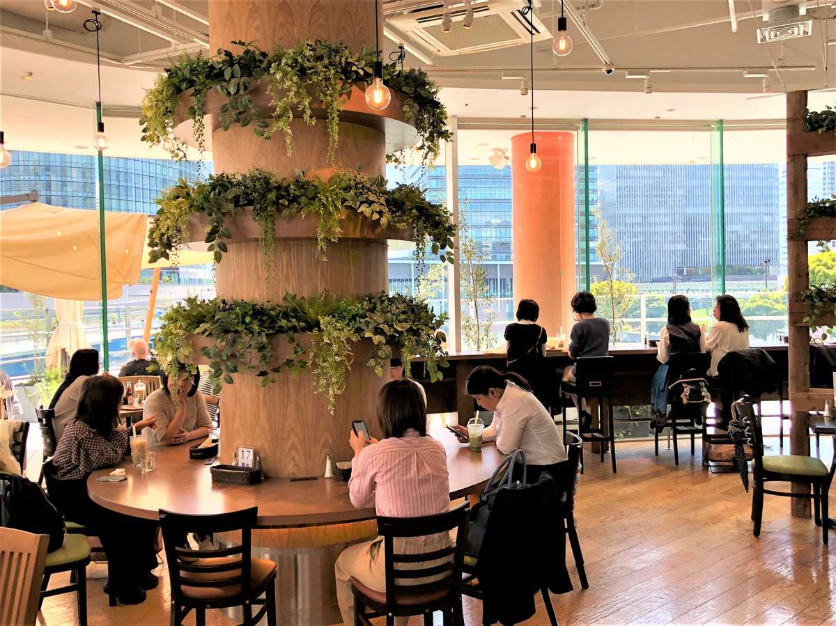 Yokohama Bay Quarter Urth Caffé interior view