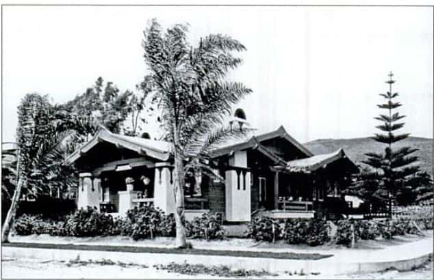 black and white historic photo of 1917 home in laguna beach