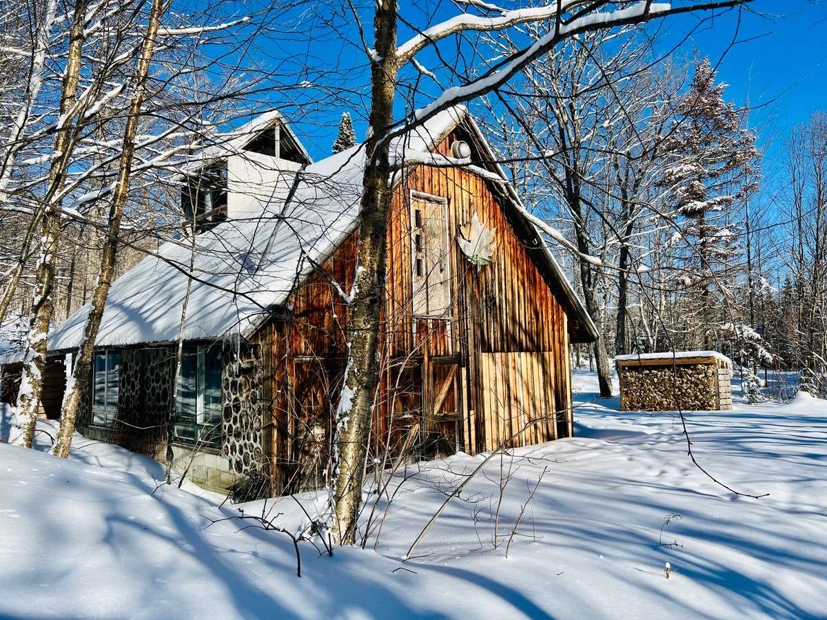 Vermont Sugarhouse in the winter