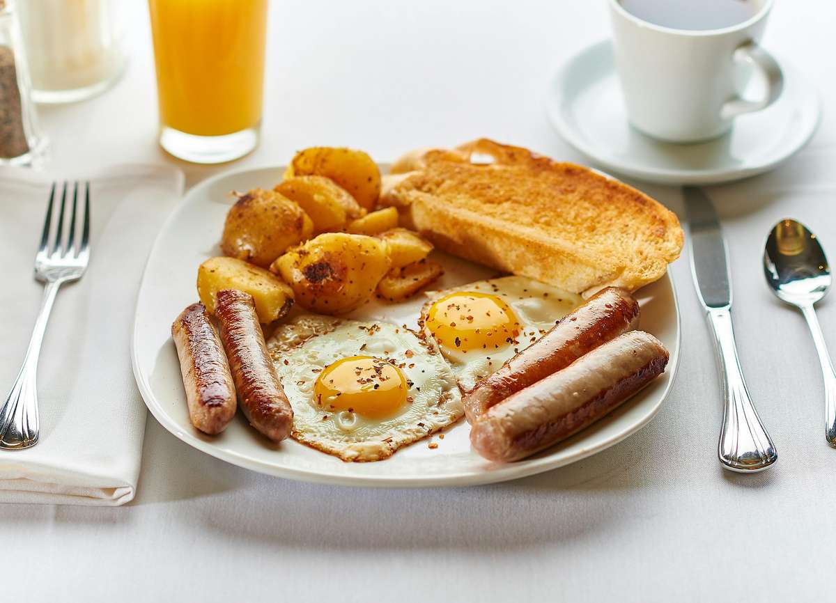 sausages, eggs and toast