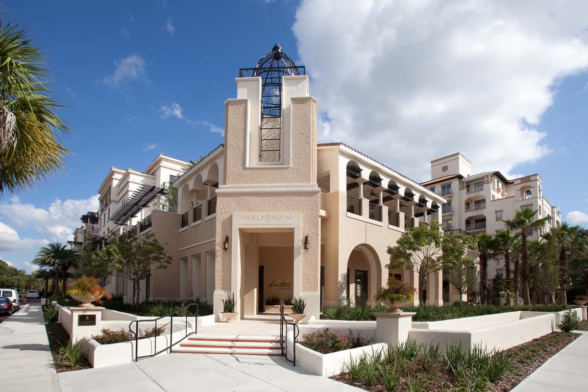 Hamilton's Kitchen exterior at The Alfond Inn