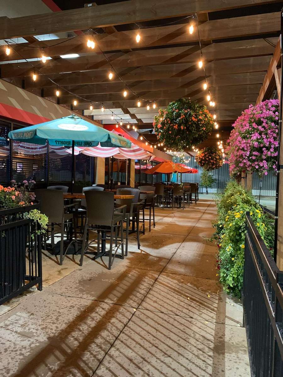 Sak's Sports Bar