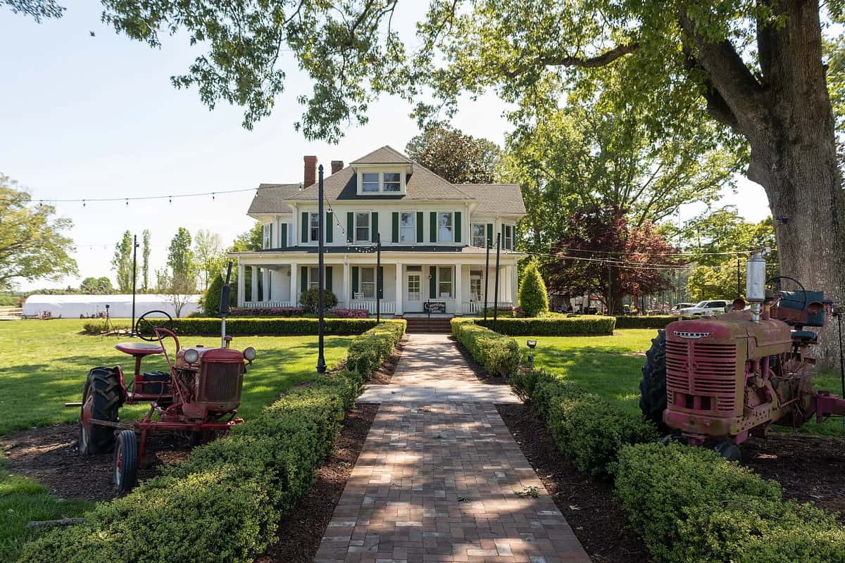 farm house