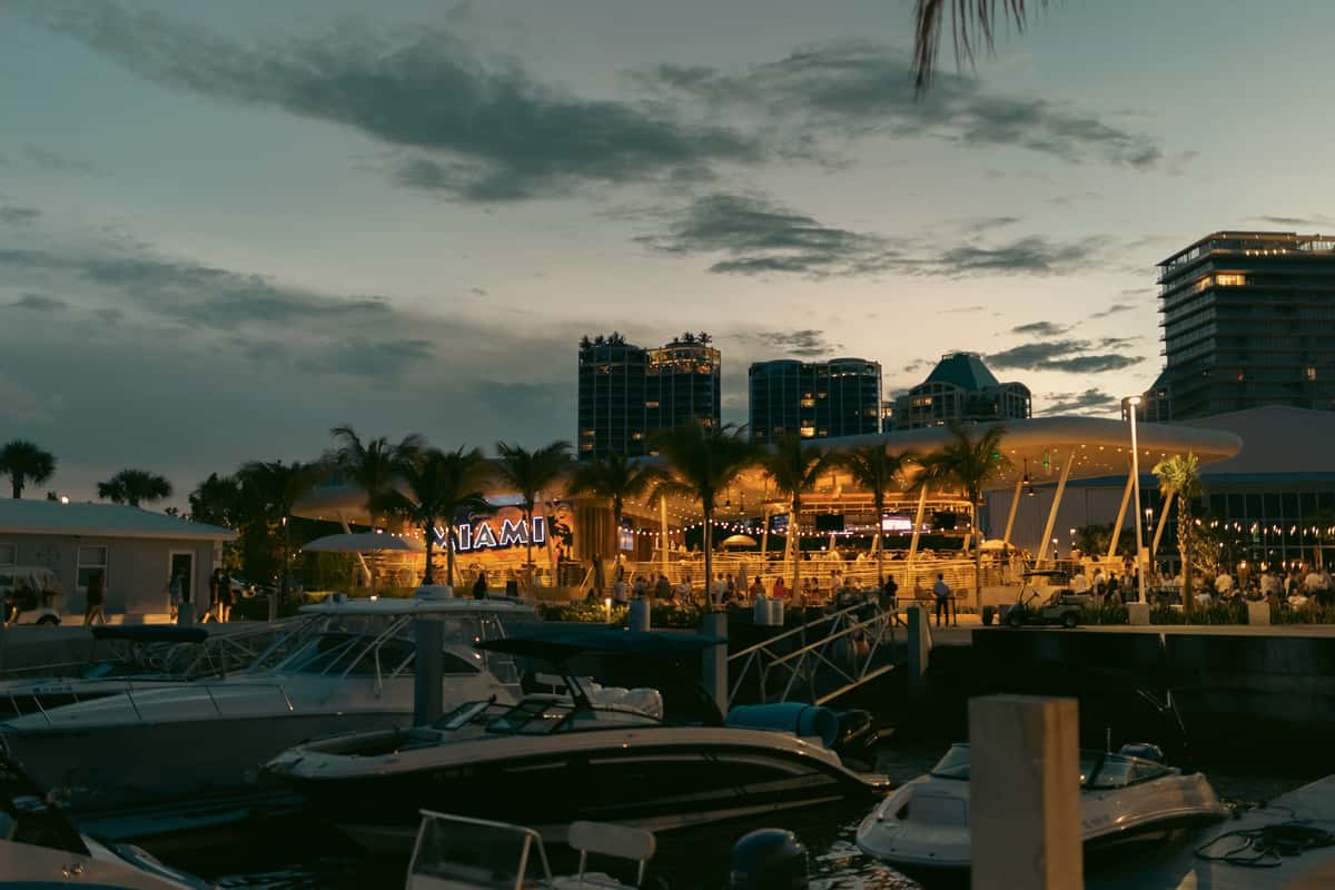 miami-marina-evening-restaurant-boats-cityscape.webp