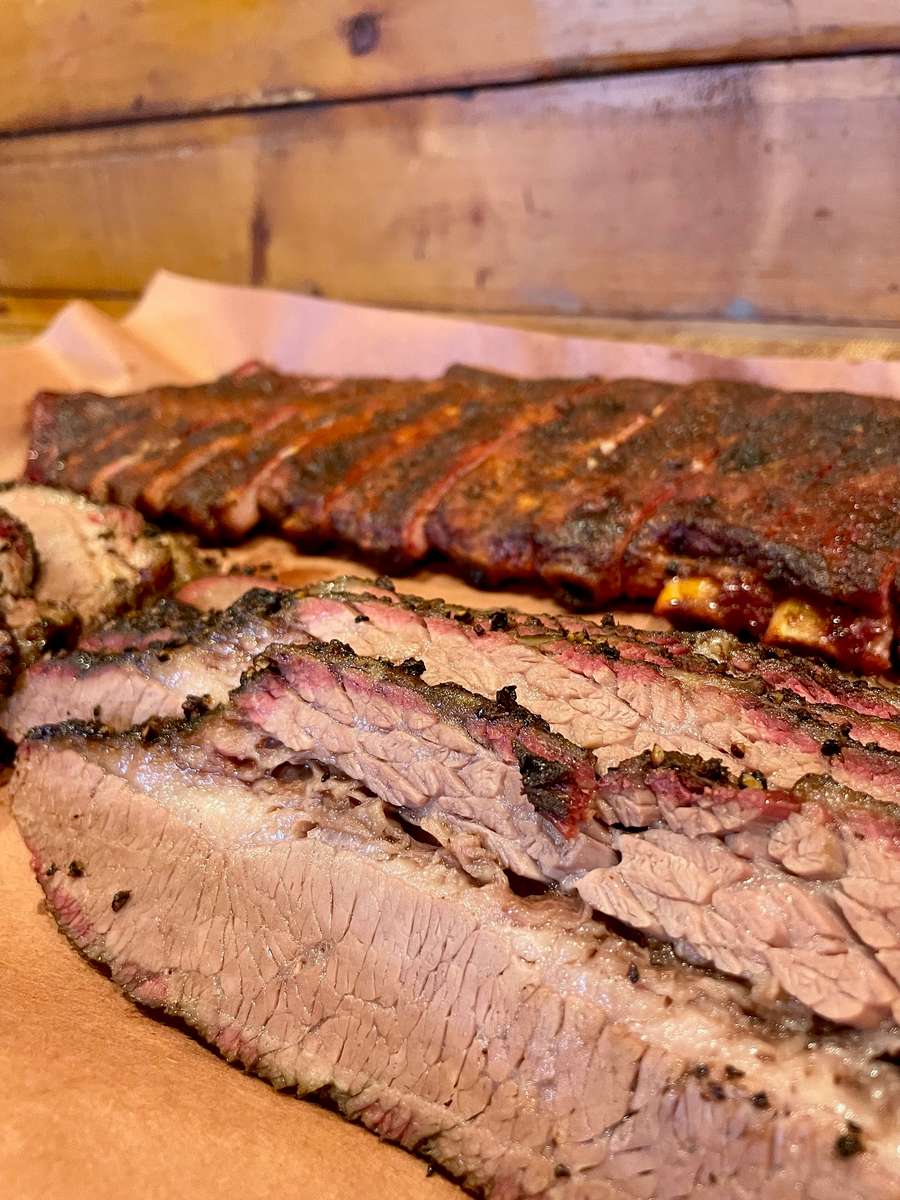 Minuteman Smokehouse & Grill Barbecue Restaurant in Morristown, NJ