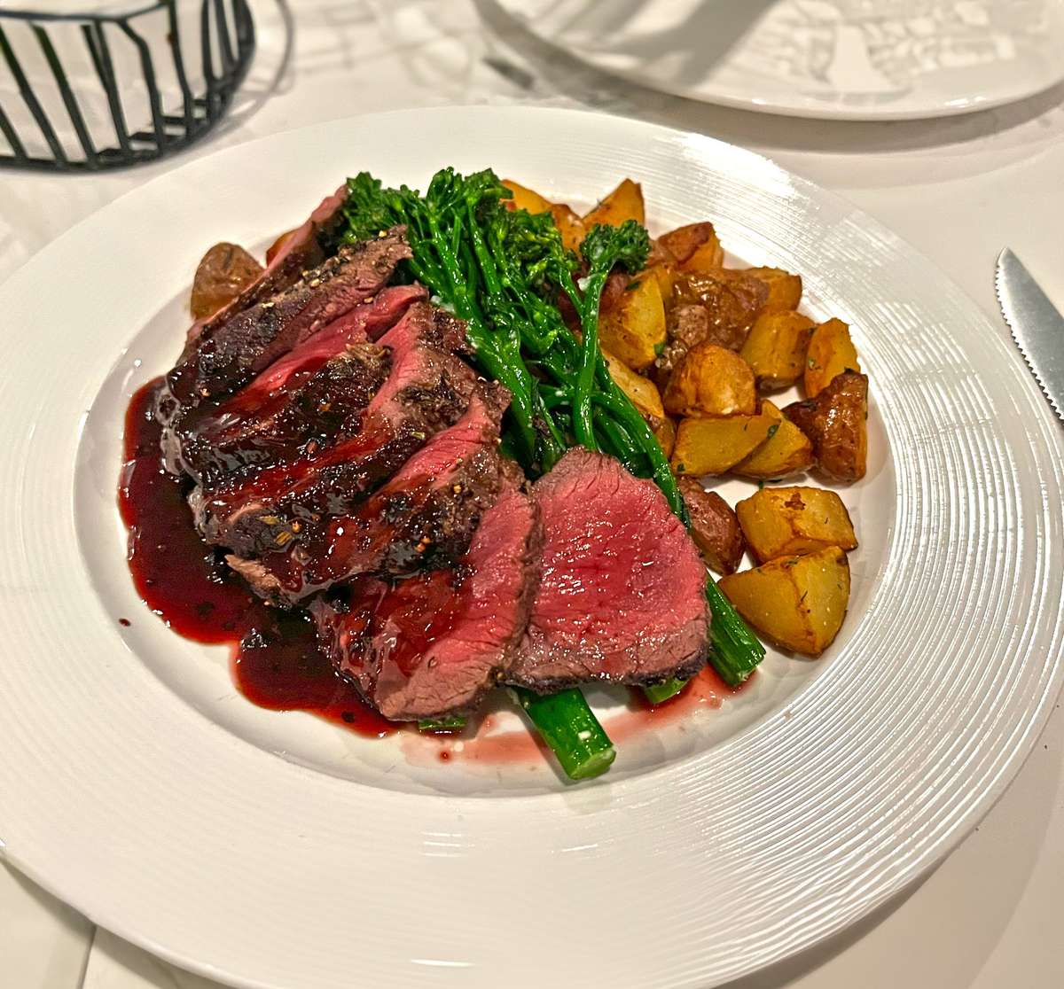Steak and veggies with potatoes
