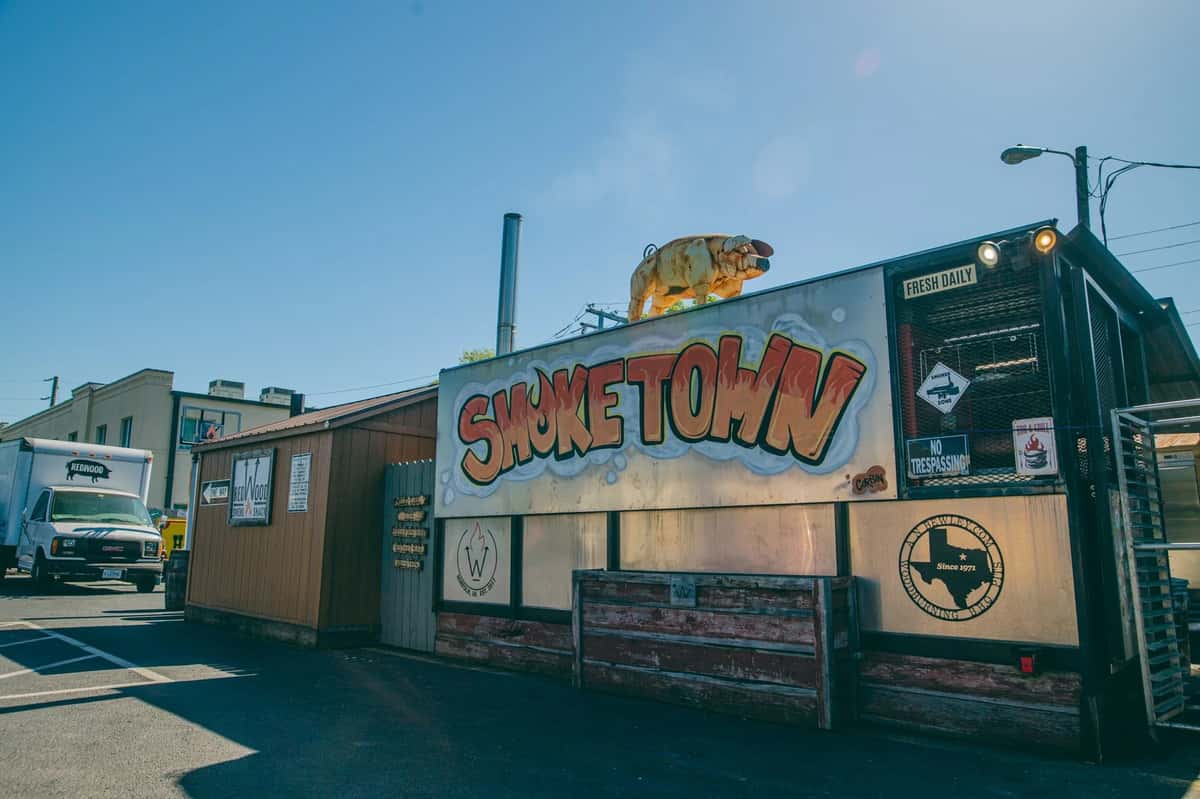 Building with a sign that reads Smoketown