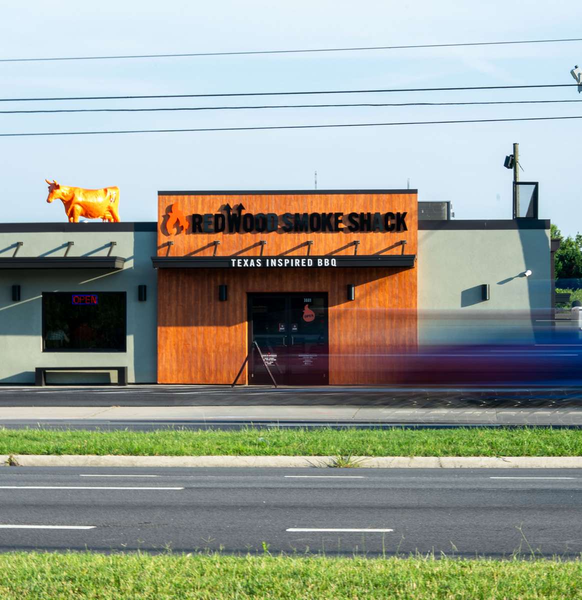 Front view of Redwood Smoke Shack building in Suffolk, VA