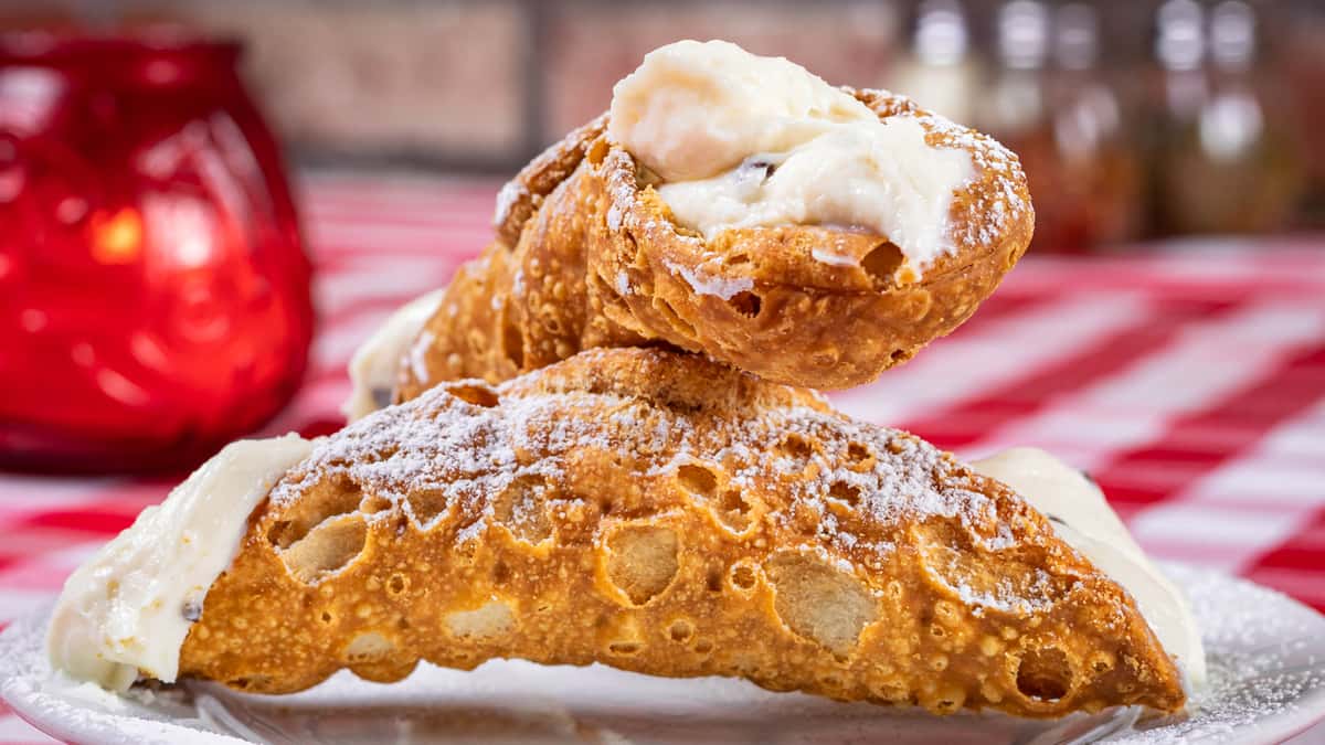 cannolis