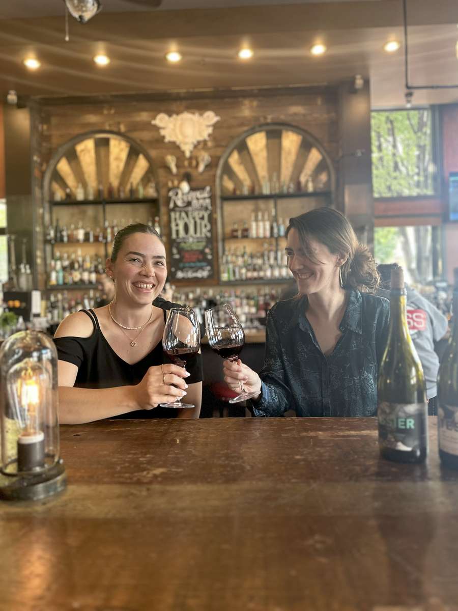 happy hour wine