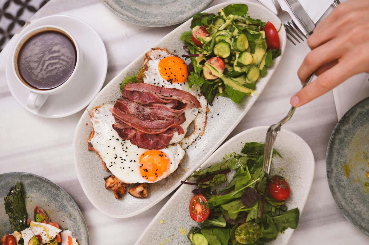 eggs, salad and bacon