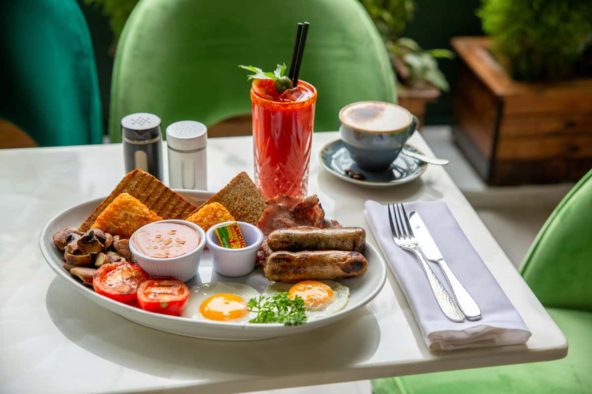 sausages eggs bread and smoothies
