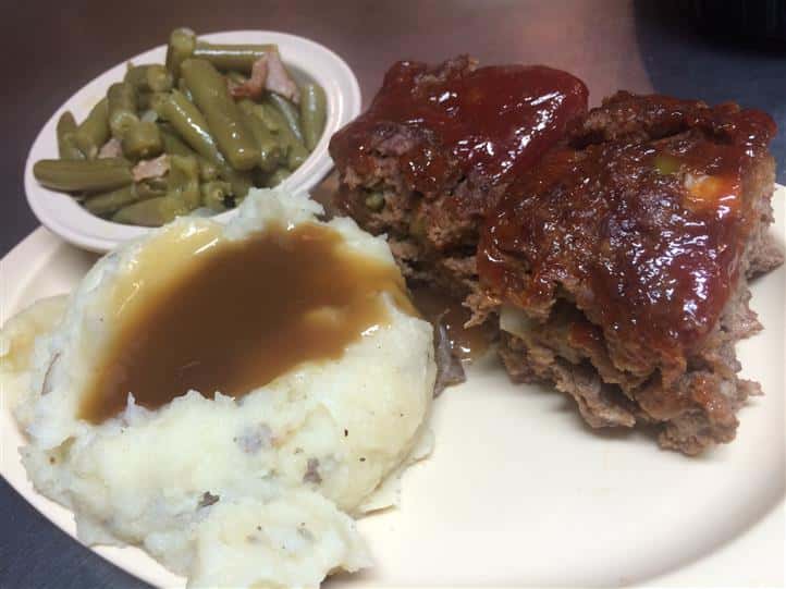 Meatloaf w/ mashed potatoes and gravy with green beans