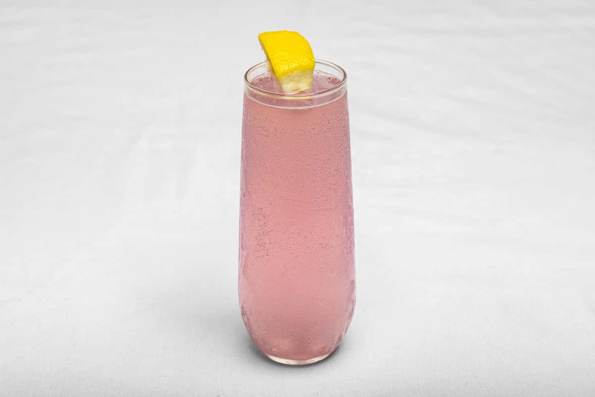 Sipping on sunshine and pink bubbles. 🥂✨ There is no better way to start your morning in Marietta than with a cold mimosa and good vibes. #phyllisbrunch #mariettabrunch #pinkmimosa #breakfastspot #visitmarietta #brunchvibes #atlantafoodie #mimosatime