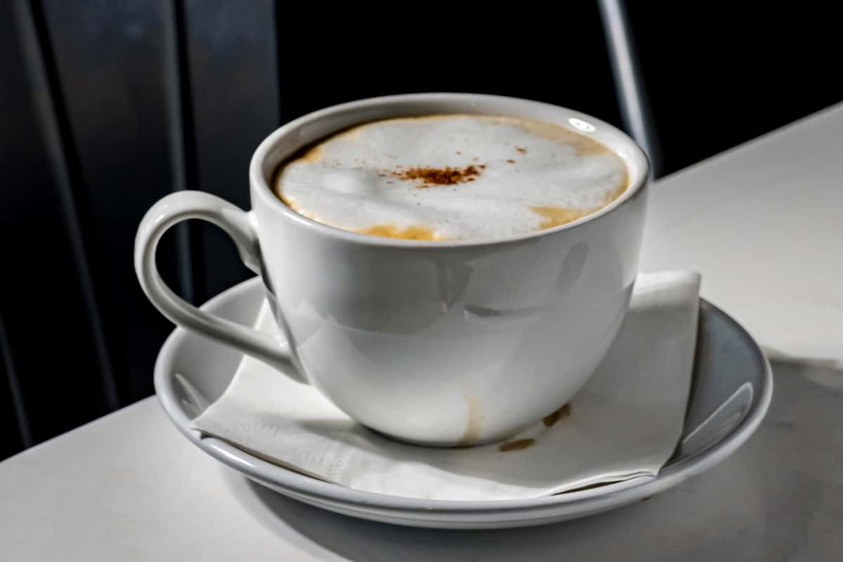 creamy, frothy, and made to slow things down ☕️✨ the perfect cappuccino moment #cappuccino #coffeelover #coffeevibes #latteart #drinkstagram #coffeetime #instacoffee #foodanddrinks #phyllisbrunch #morningcoffee #goodvibesonly #coffeegram #coffeelife #cozyvibes