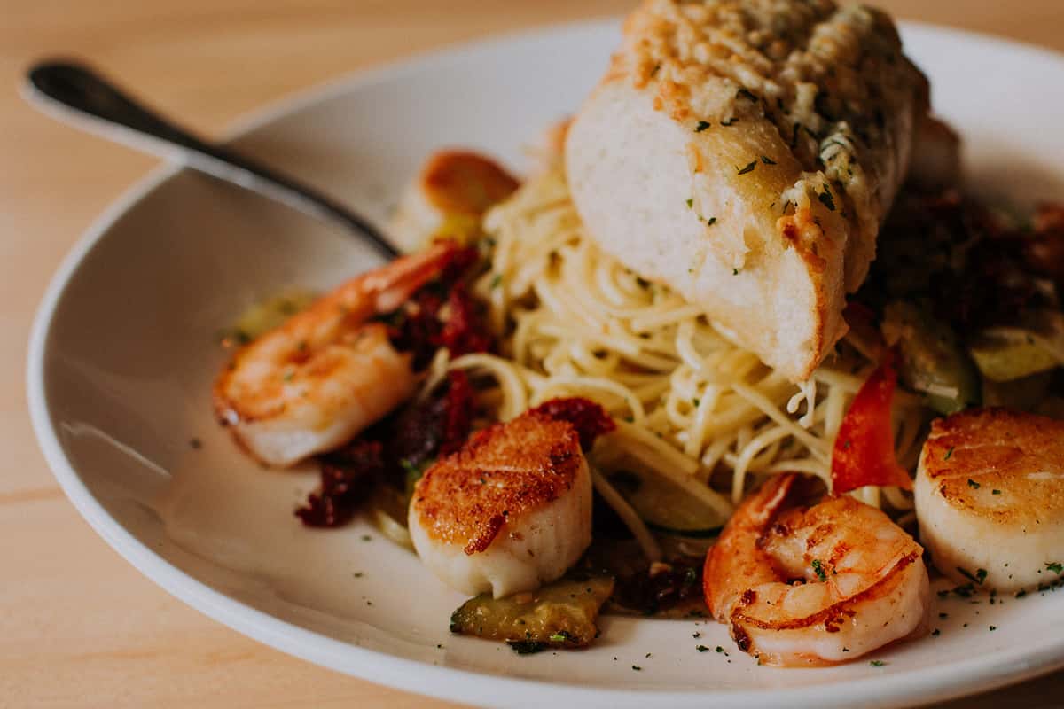 Shrimp and Scallop Linguini