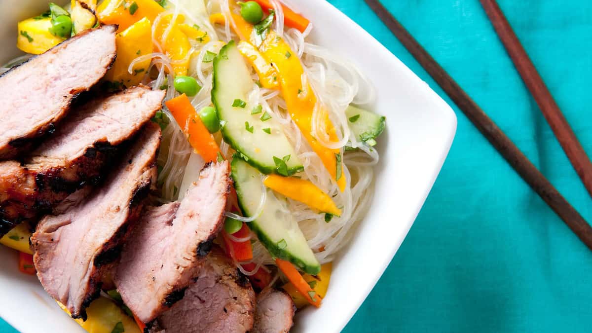 mango noodle salad