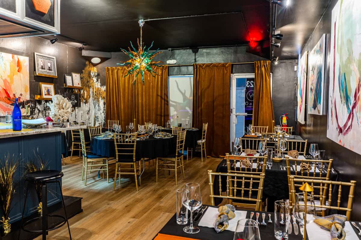 Hyde N Chic Restaurant Interior