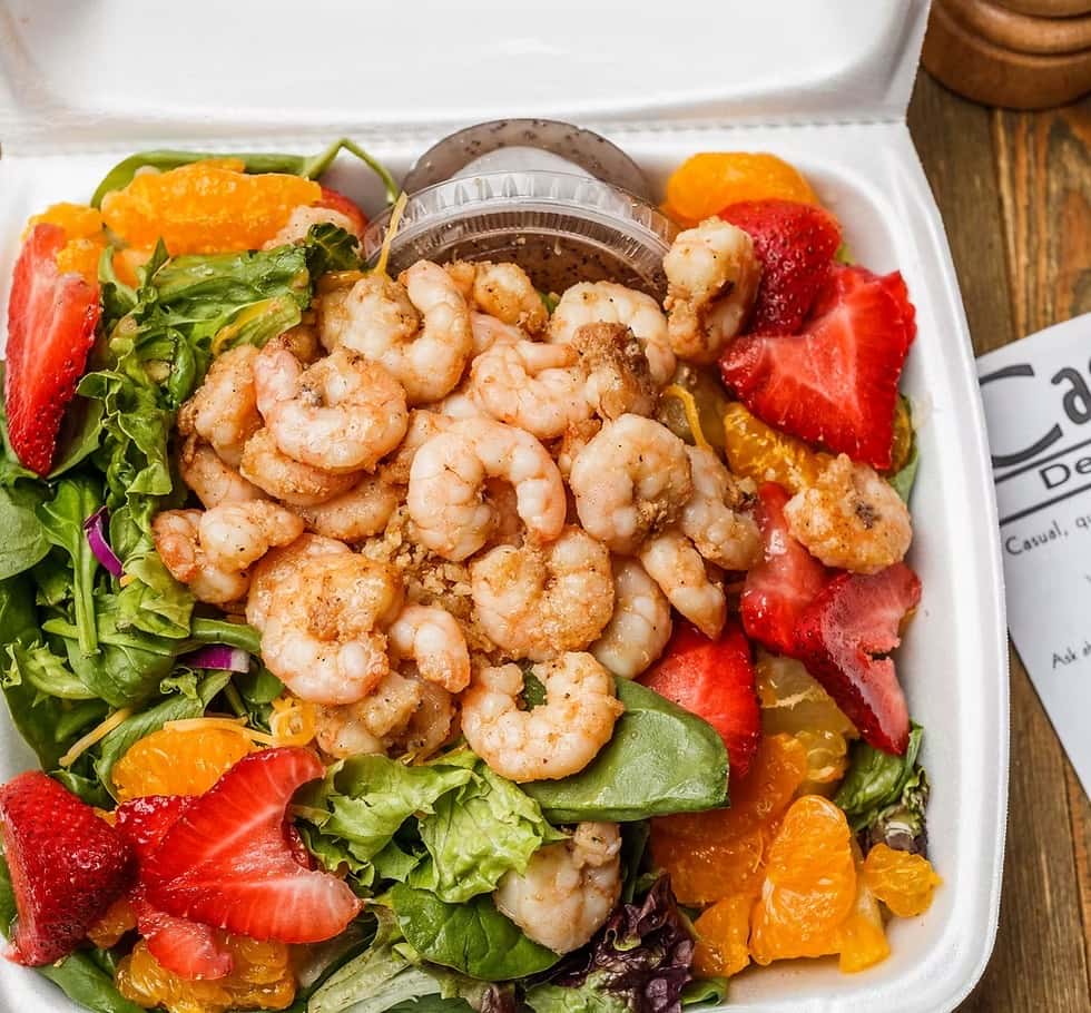 Takeaway meal with prawns and vegetables