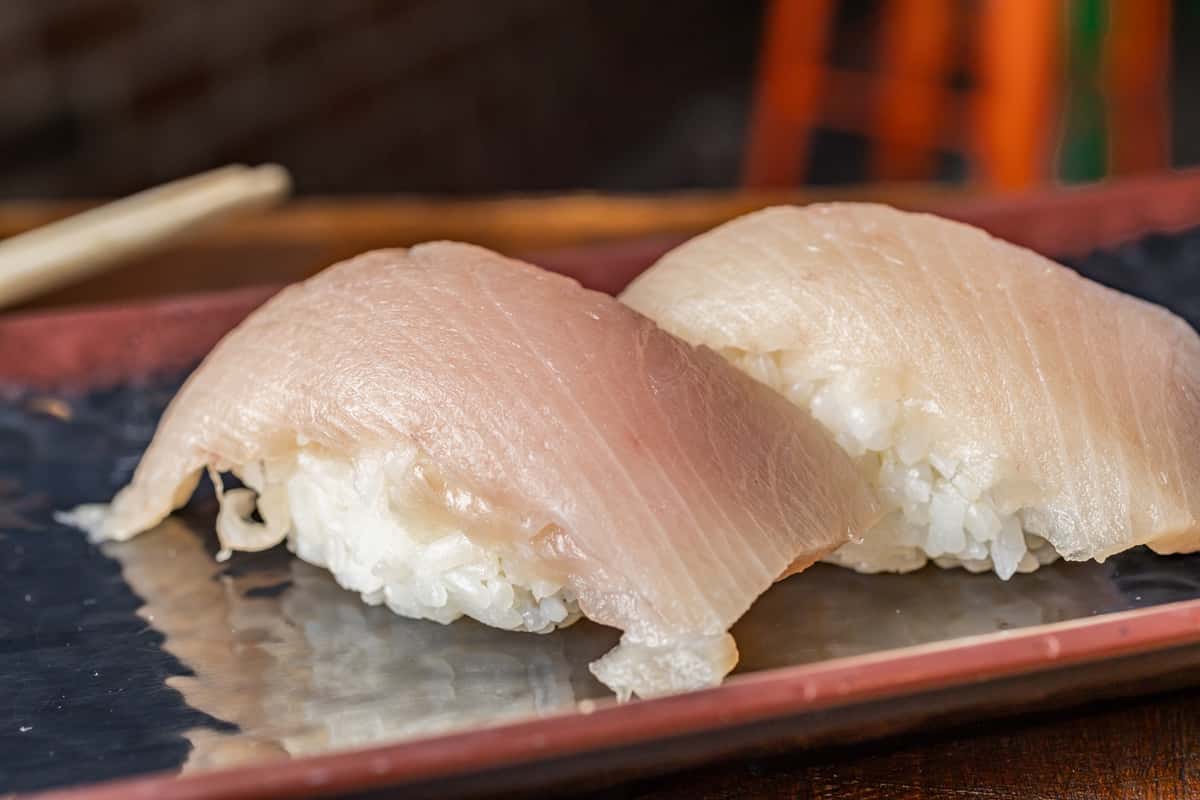 Yellowtail Nigiri, image size:1200x800