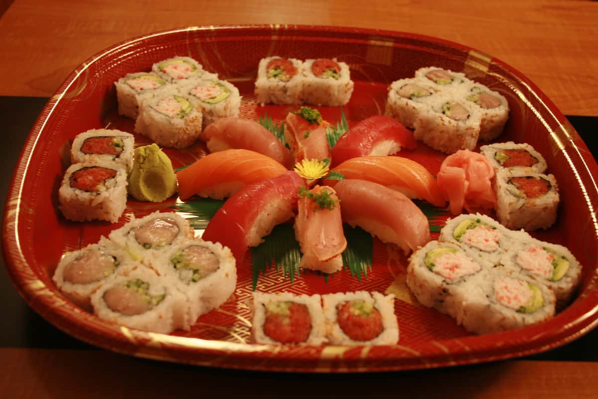 R1 Sushi Platter