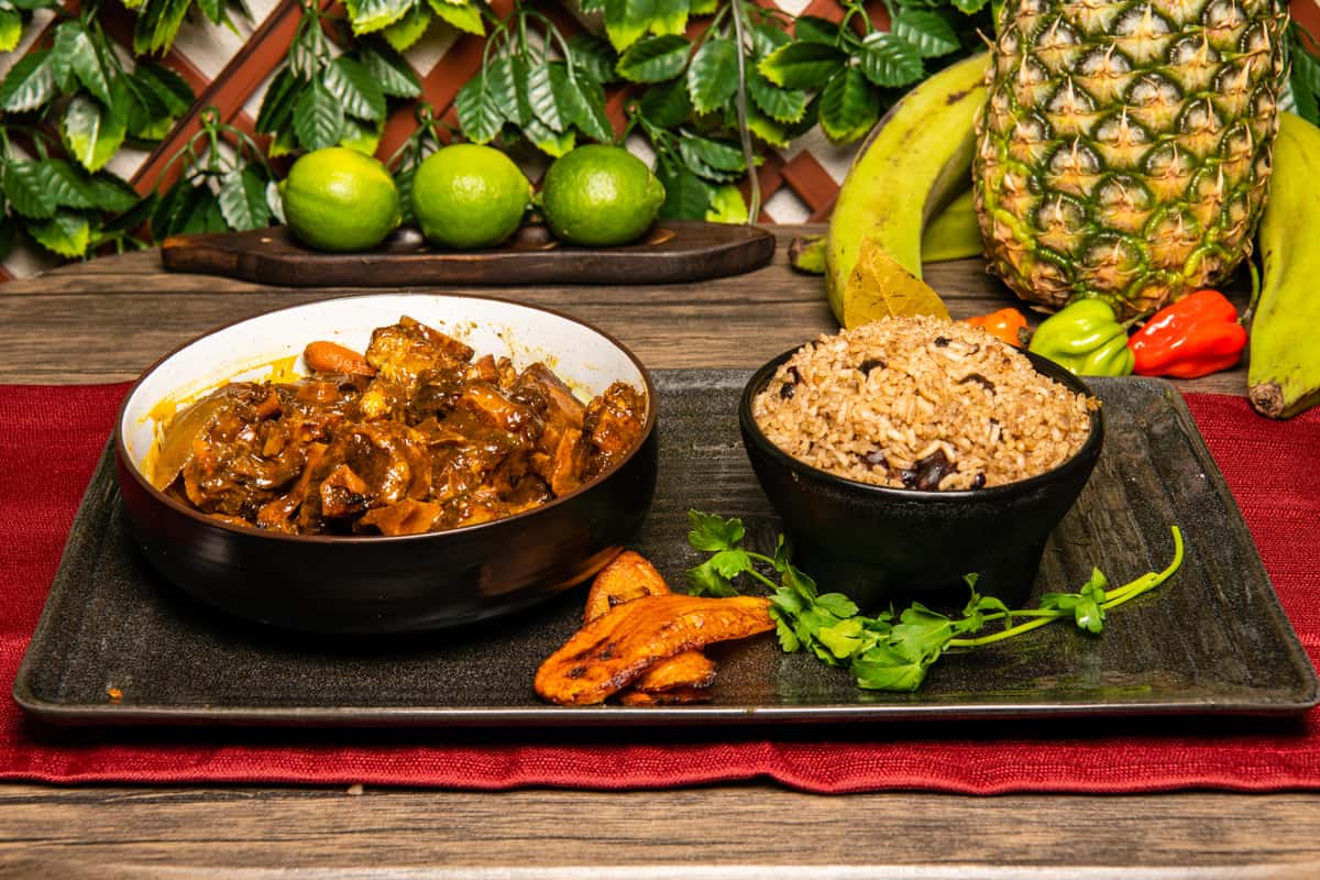 plate of caribbean food
