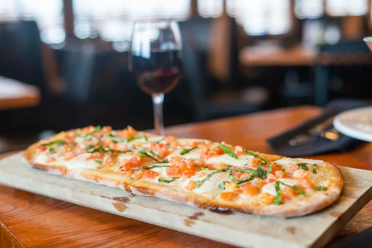 caprese flatbread