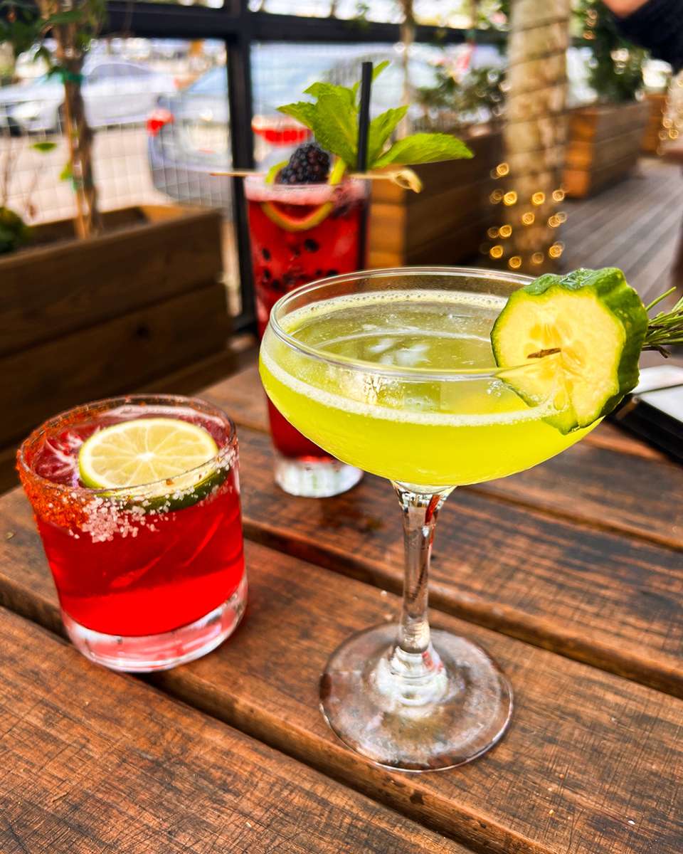 Beer/Wine/Cocktails
