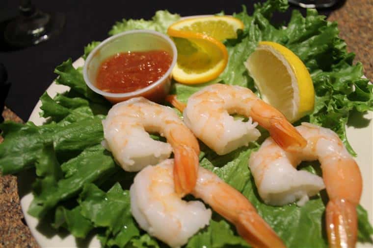 raw shrimp with dipping sauce