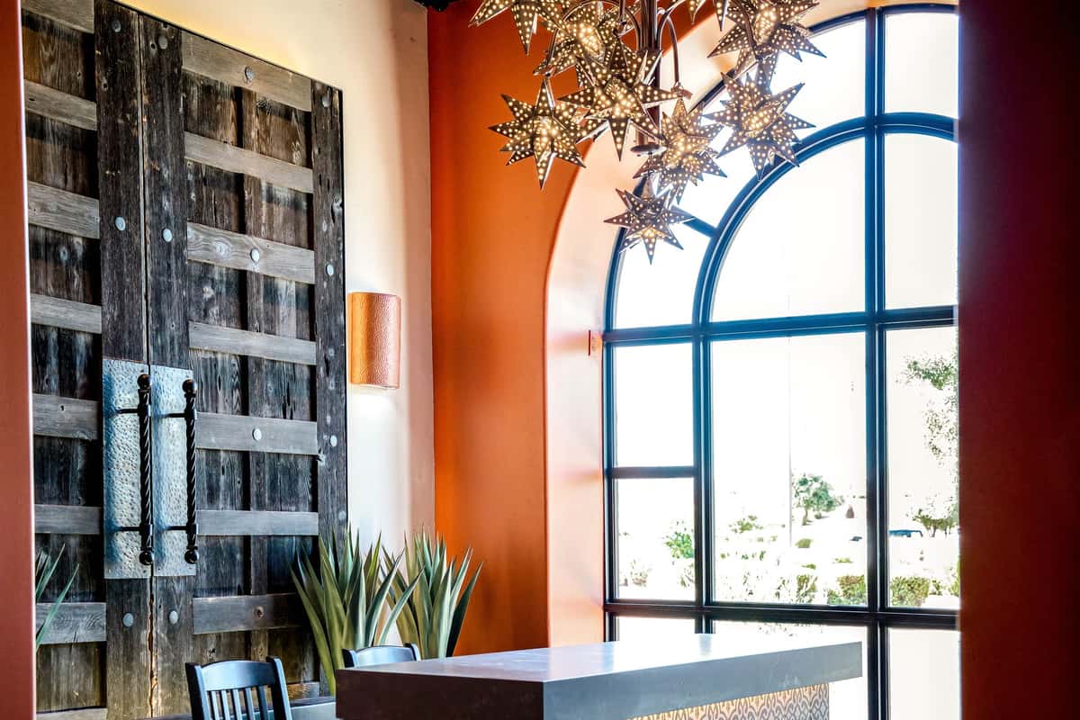 host stand cien agaves chandler