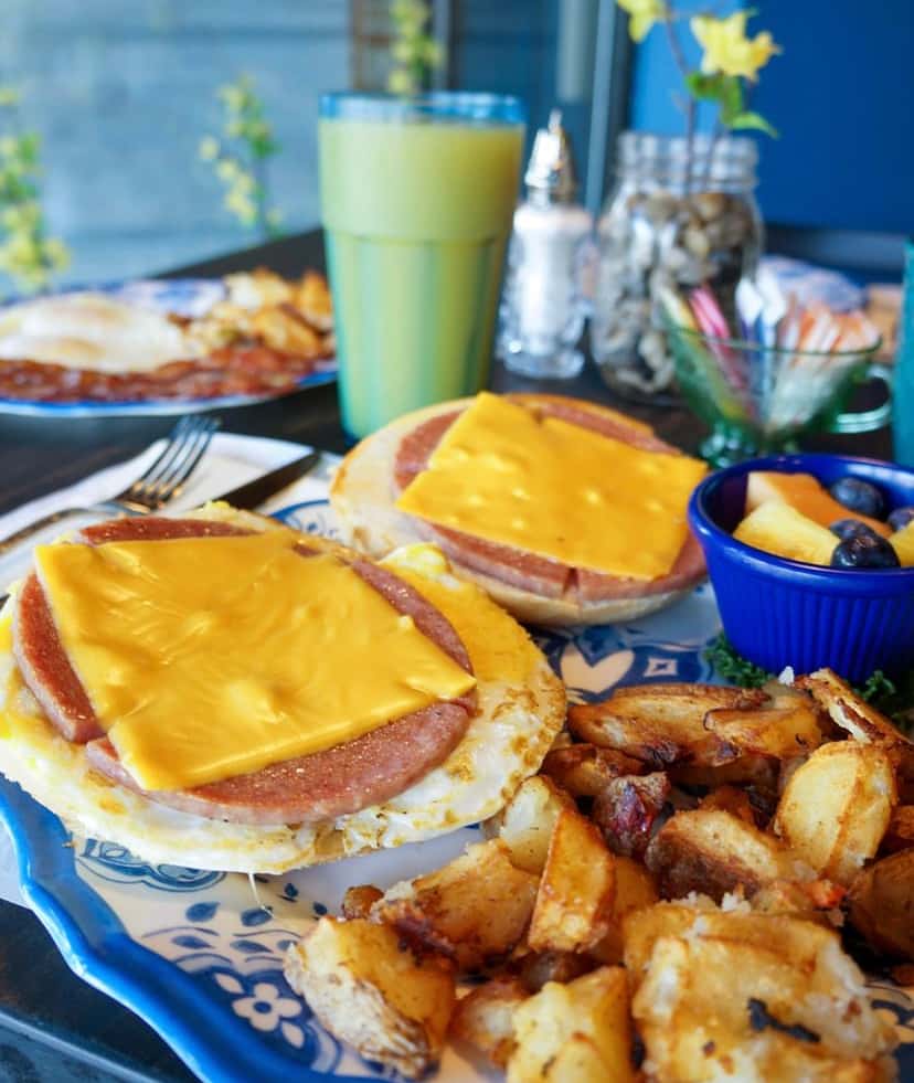 egg sandwich with pork roll