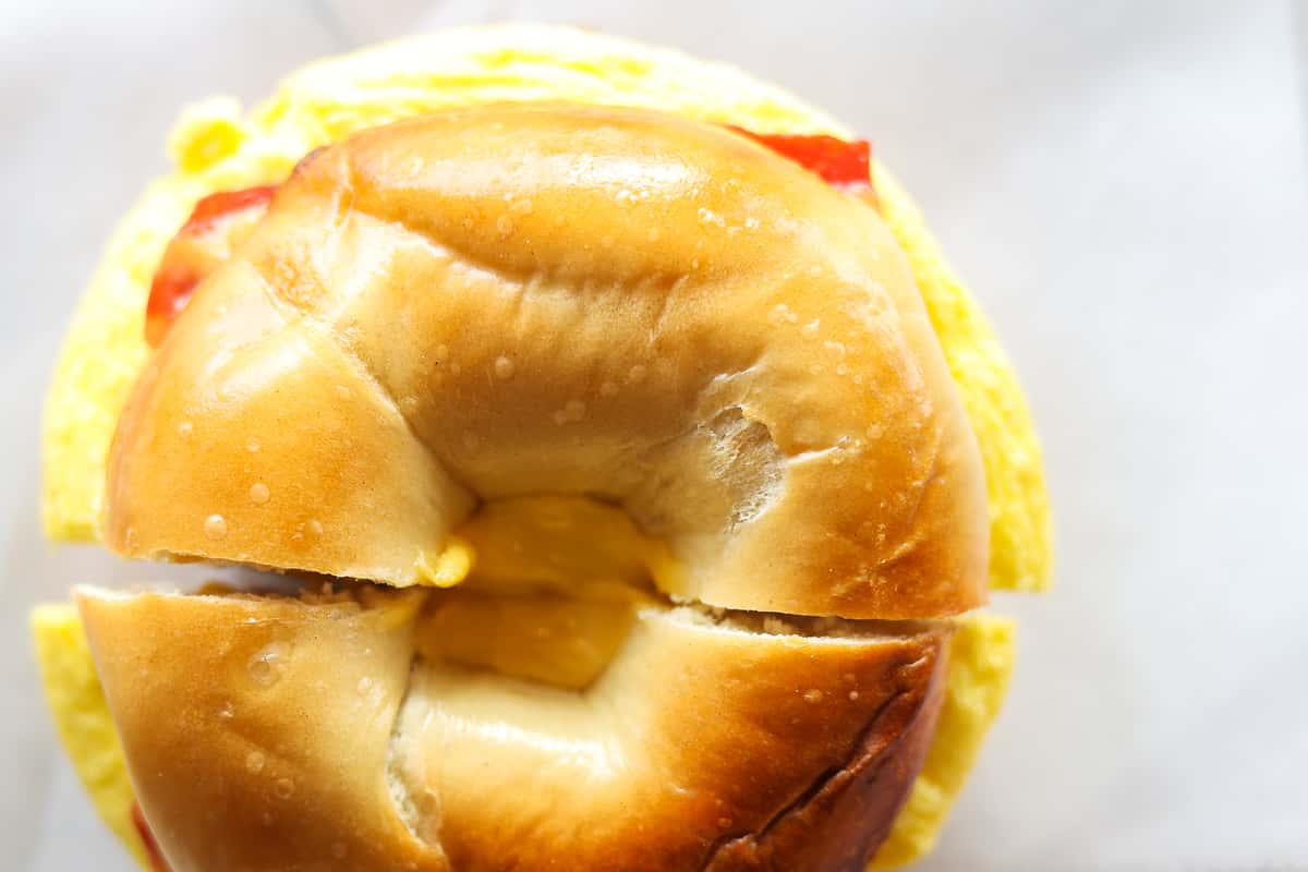 egg sandwich on a bagel