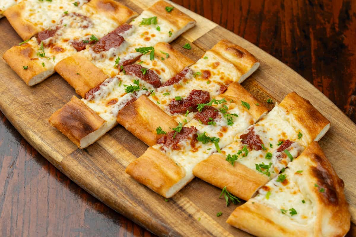 Sucuklu Flatbread