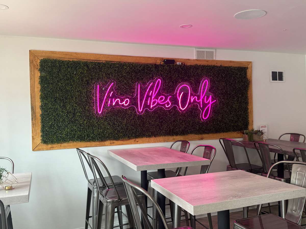 Vino Vibes Only!
