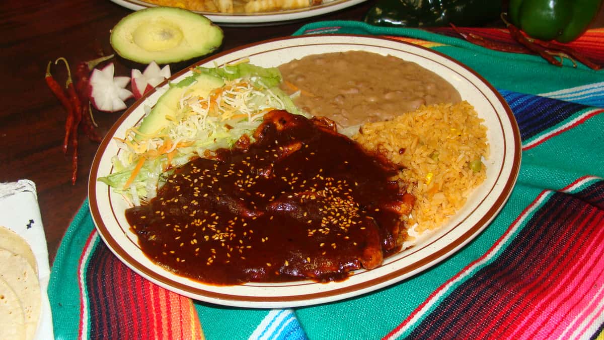PECHUGA AL MOLE