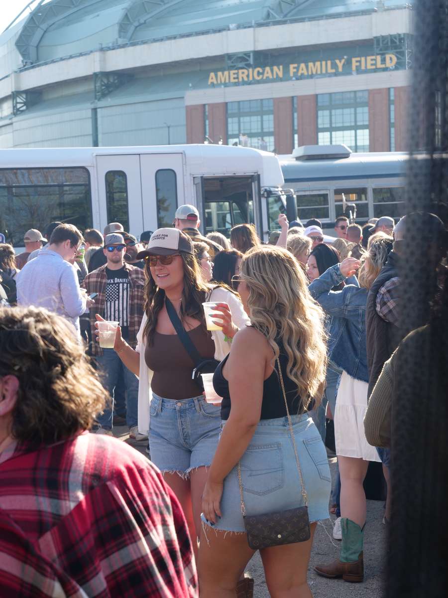 tailgate parties at american family field