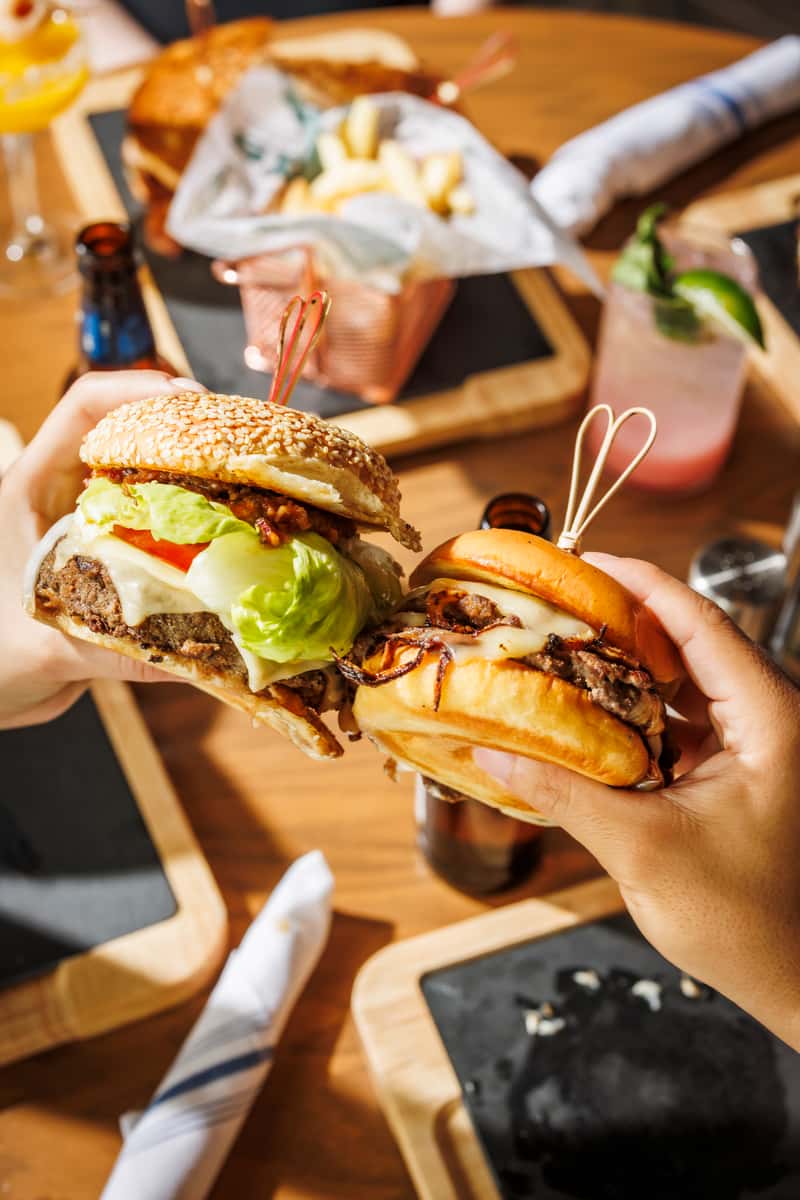 burger cheers