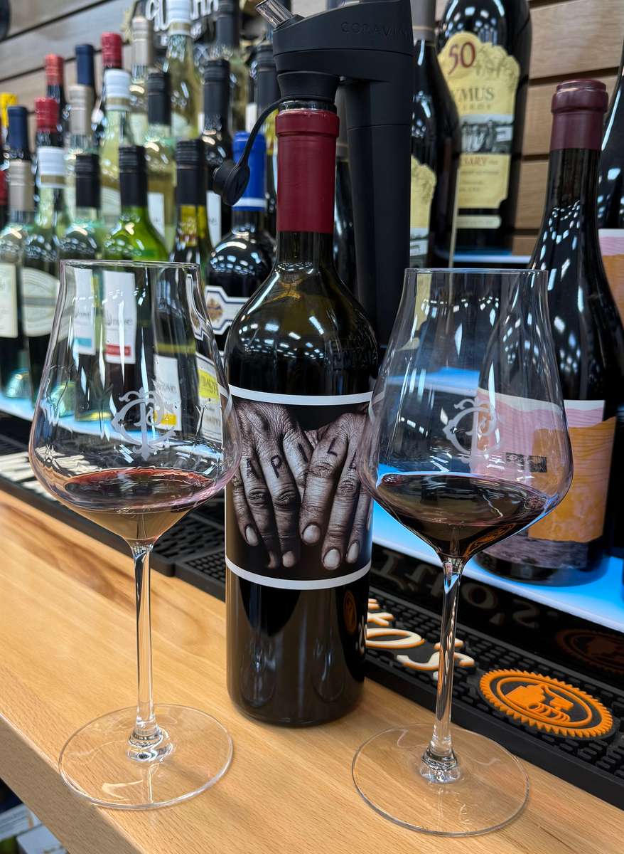 tasting papillon wine