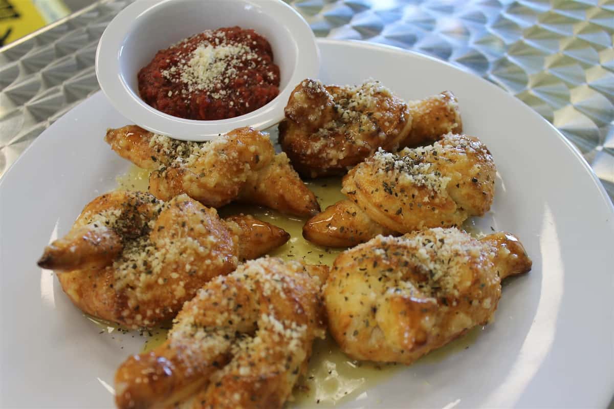 Garlic KNots
