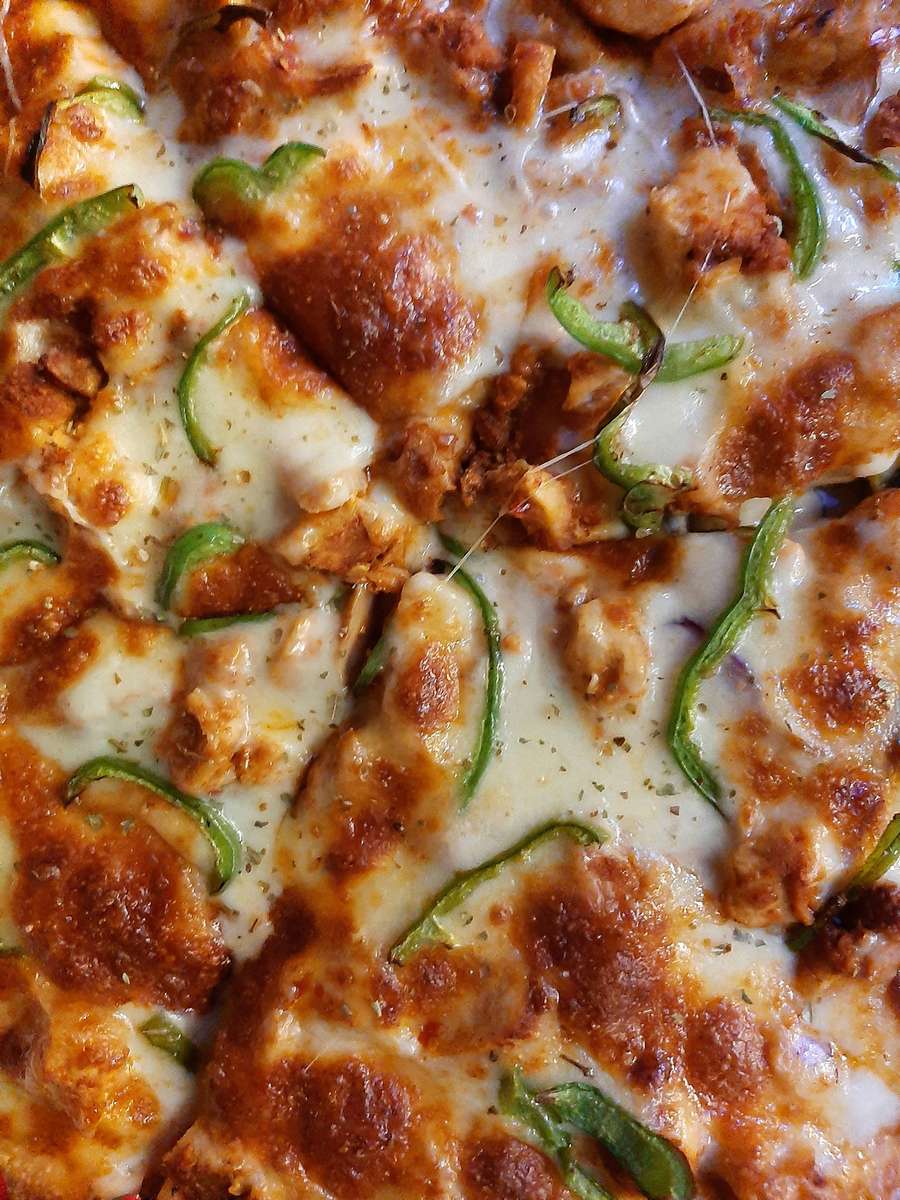 close up of a jalapeño pizza