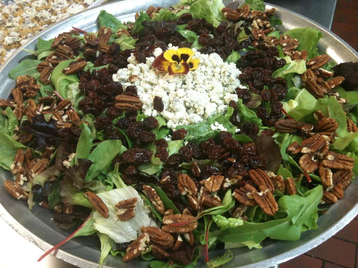 Michigan Cherry Salad Recipe: How to Make It