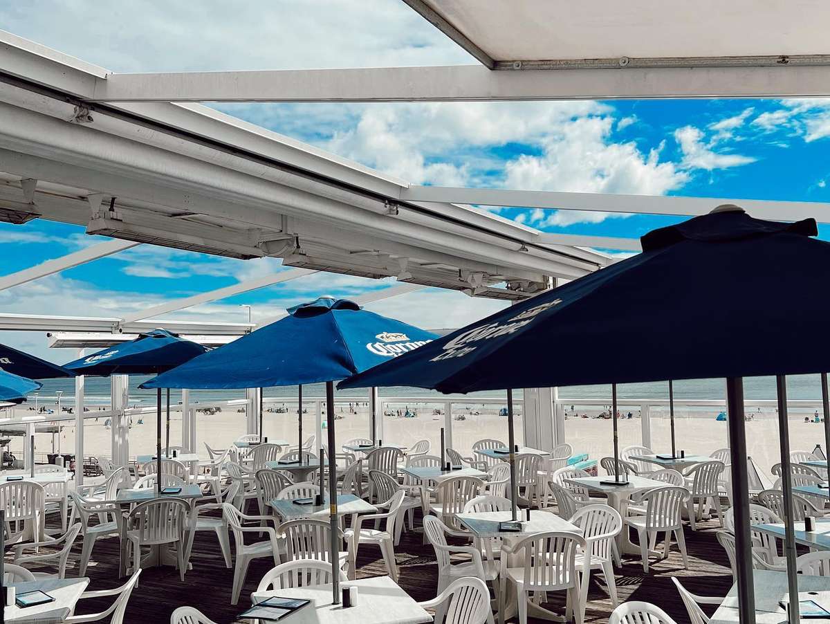patio dining area