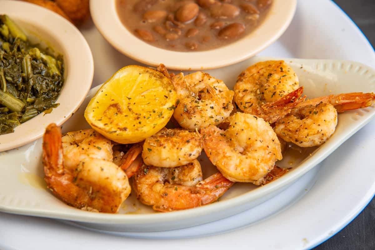 Grilled shrimp with lemon