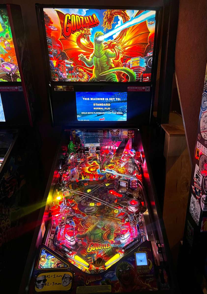 Godzilla pinball machine