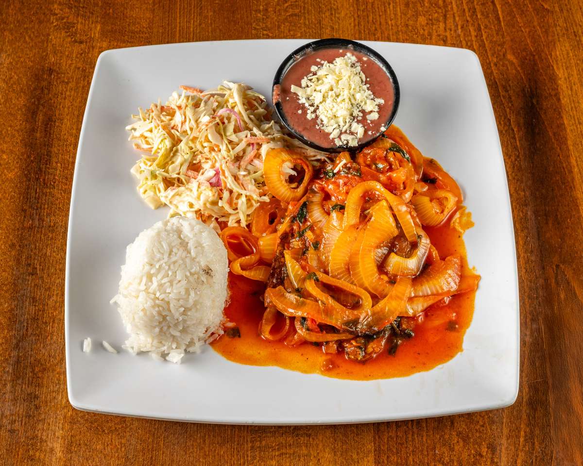 Bistec Encebollado Guisado