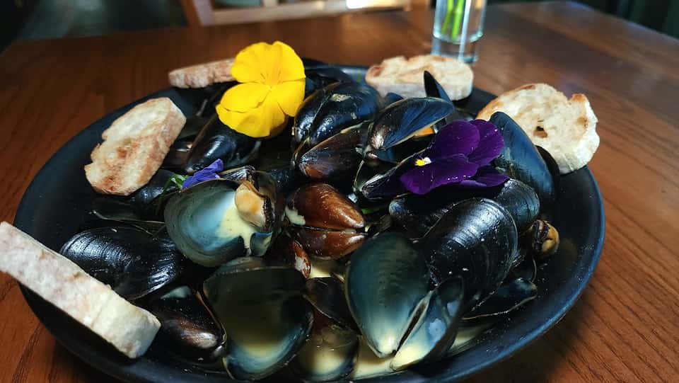 Green Curry Mussels