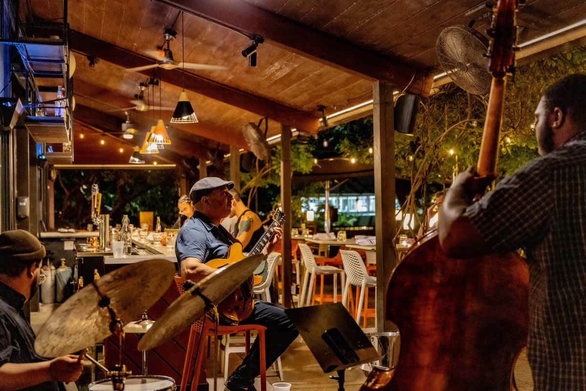 Live music performance at a Miami corporate event venue creating an engaging entertainment-focused event atmosphere.