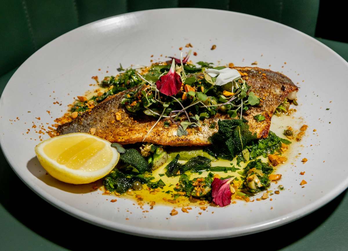 Seafood dish with lemon