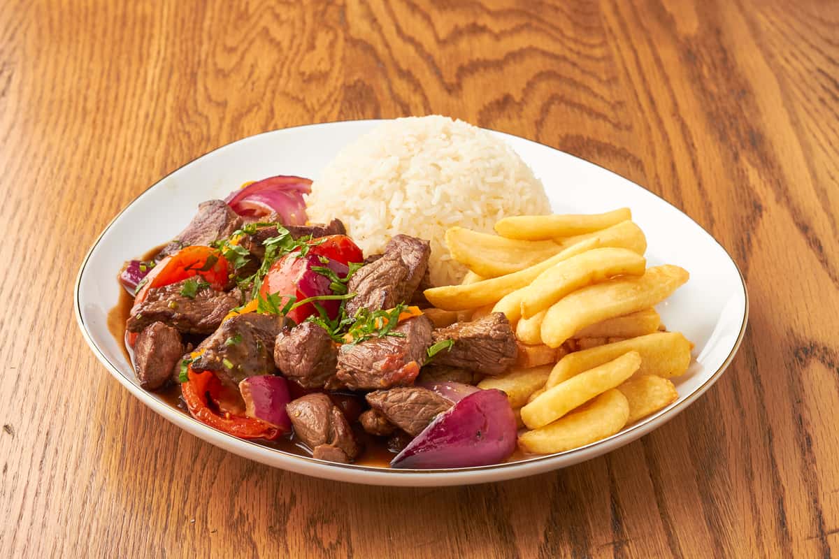 Lomo saltado