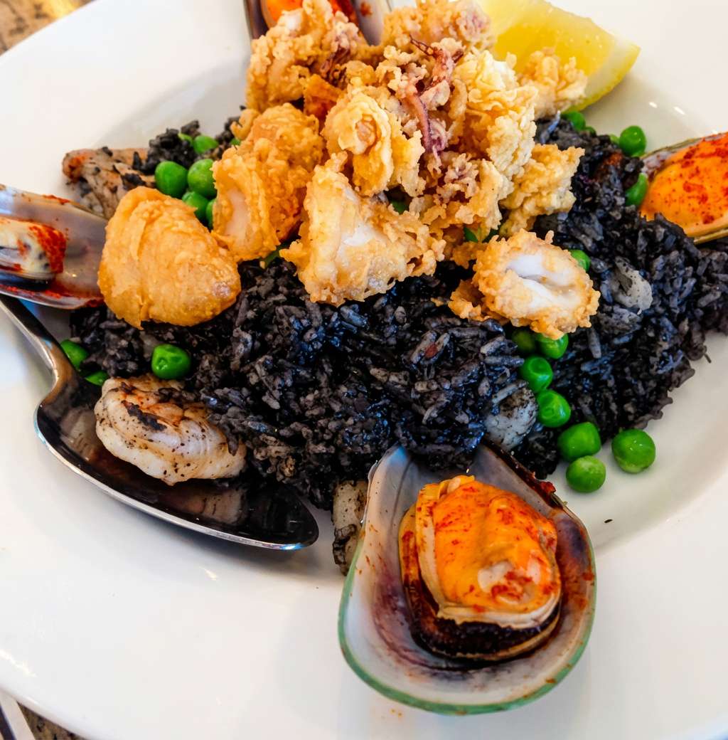black-seafood-risotto